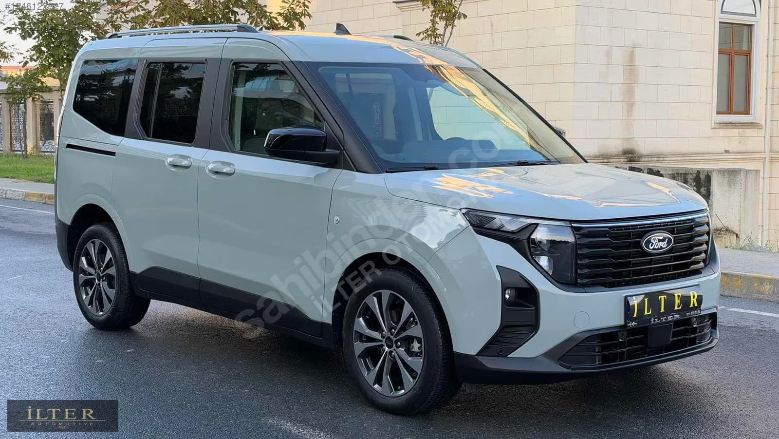 Ford Tourneo Courier 1.0 EcoBoost Titanium — fotoğraf 1